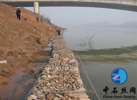 護(hù)坡格賓石籠